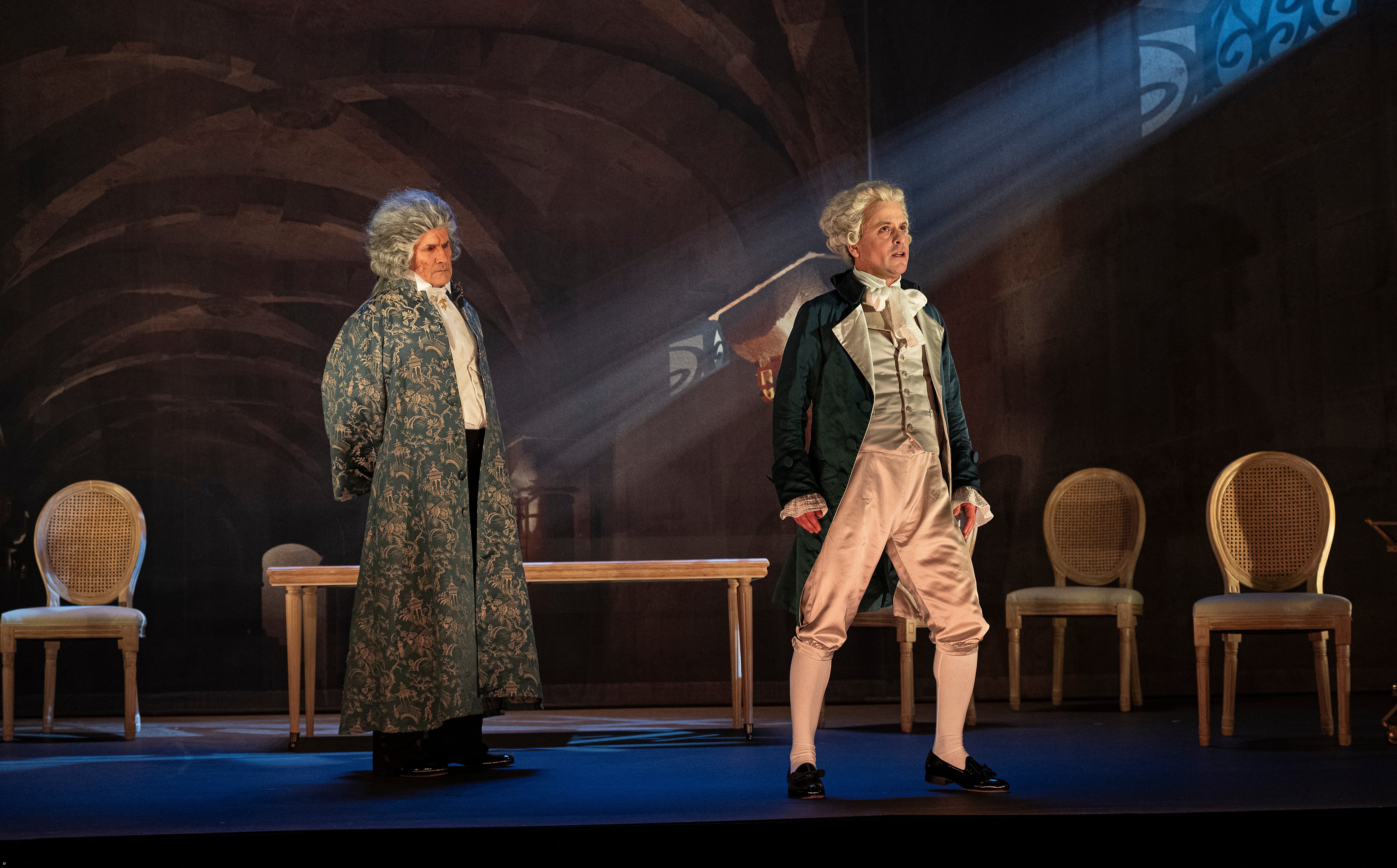 &copy; Bernard Richebe