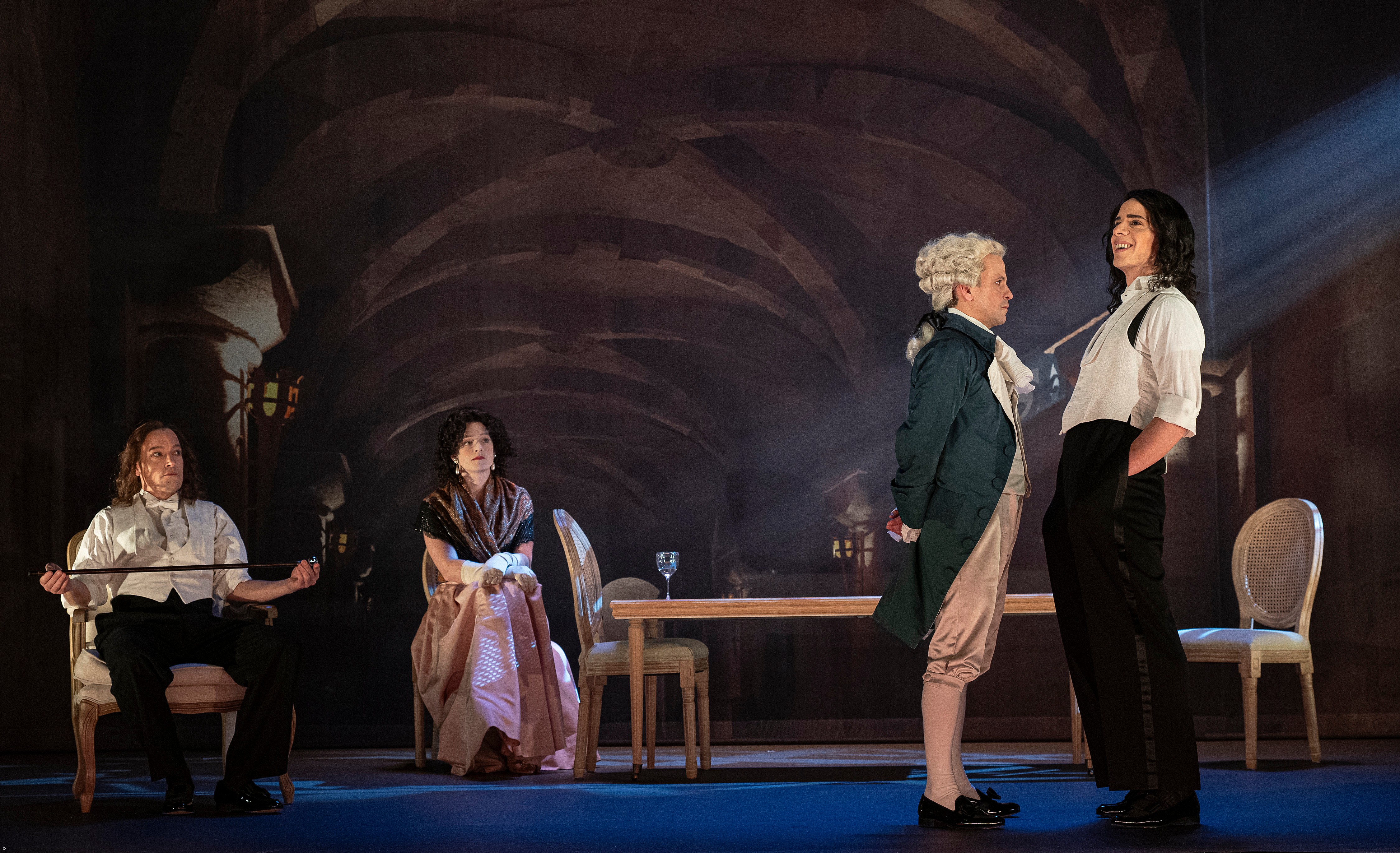 &copy; Bernard Richebe