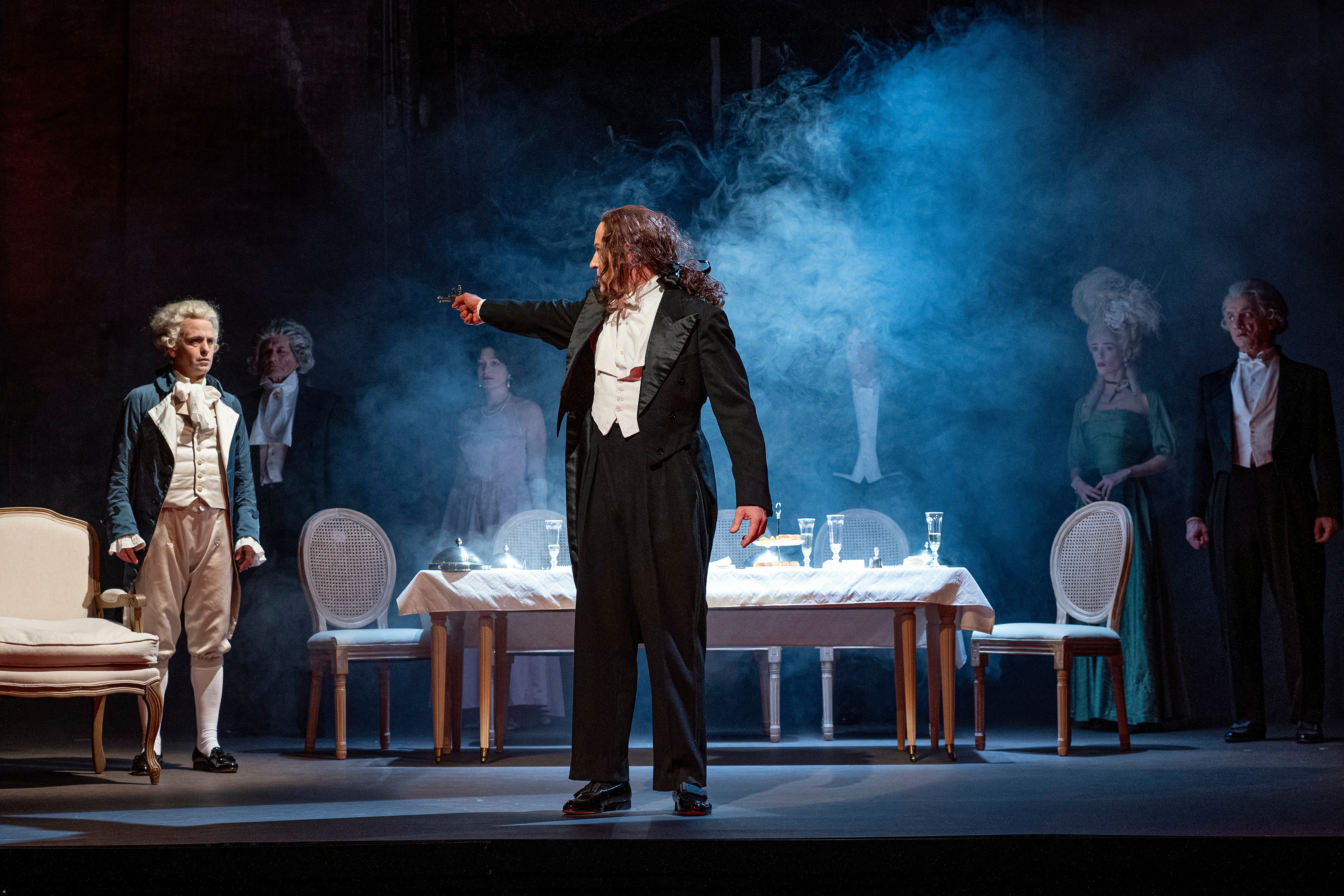 &copy; Bernard Richebe