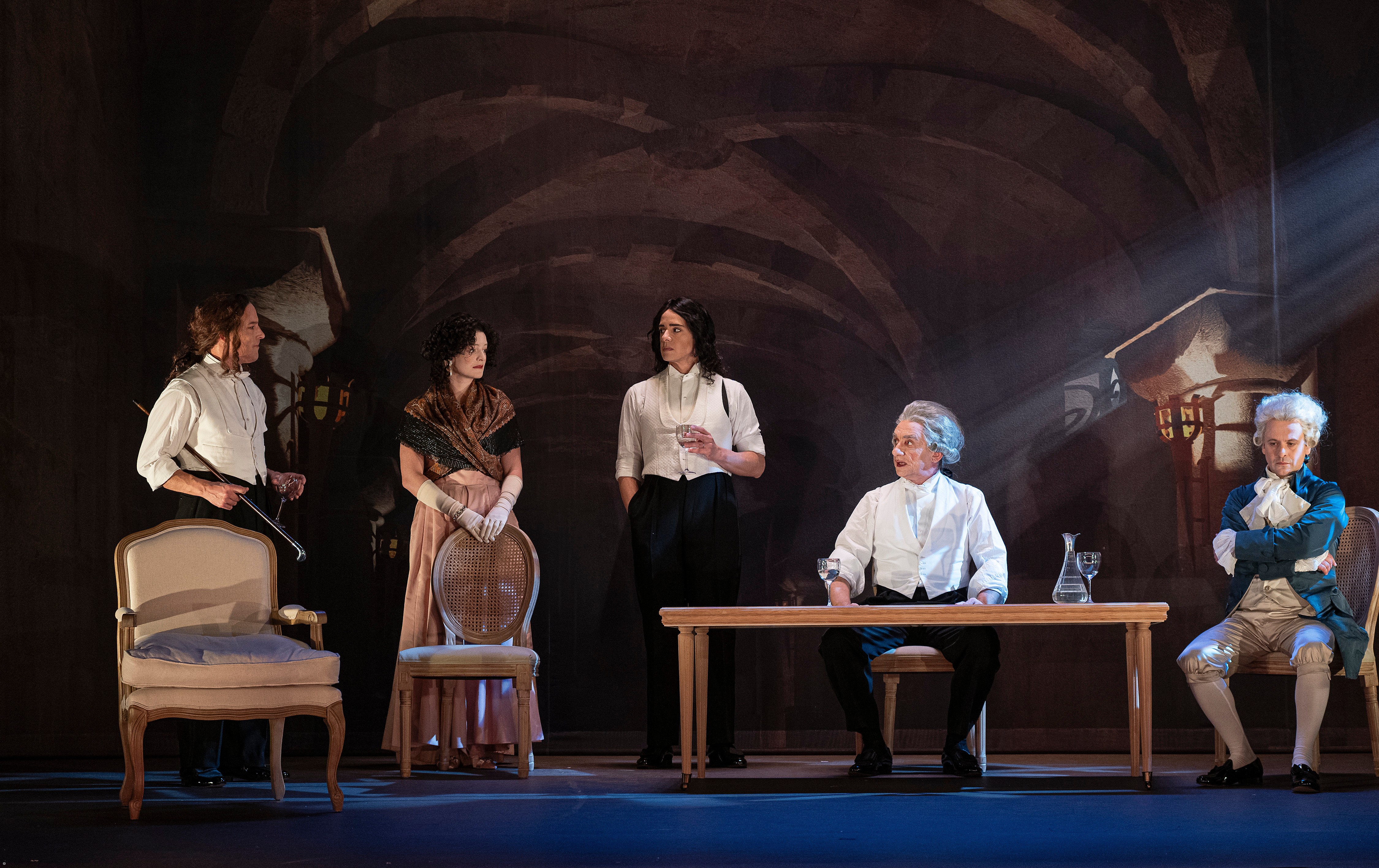 &copy; Bernard Richebe