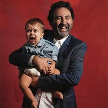 Mathieu Madenian - A Pleurer de Rire